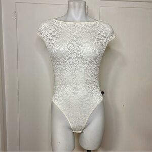 Vintage 80s/90s Parfage Wacoal Cream Sheer Lace Cap Sleeve Lingerie Bodysuit